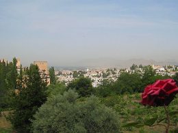 Granada es una de las ciudades más románticas de España y el Parador de Granada uno de los hoteles con los que seguro que sorprendes a tu pareja
