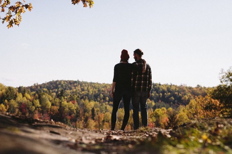 Tres planes románticos para descubrir la Sierra de Madrid y sorprender a tu pareja