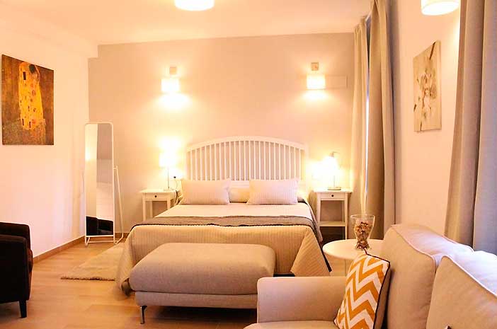 Si buscas escapadas cerca de Madrid baratas el hostal Landhaus es lo que buscas