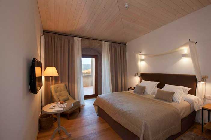 El Parador de Monterrey es uno de los lugares románticos de Galicia para una escapada en pareja