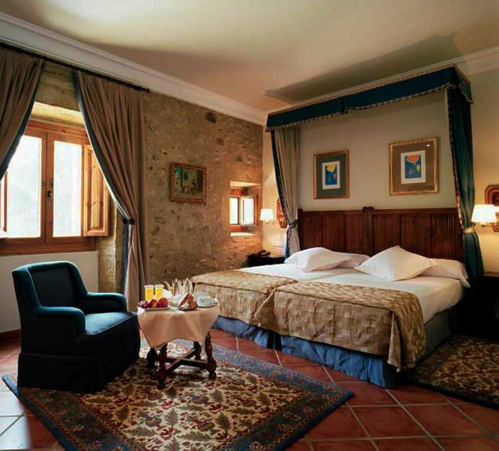 Habitación del Parador Bernardo de Fresneda
