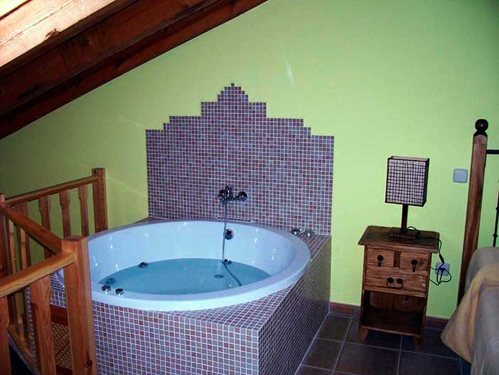 Los Camarotes tiene apartamentos muy parecidos a las cabañas con jacuzzi cerca de Madrid