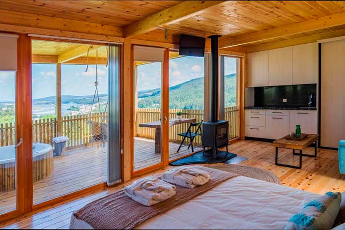 Las Cabañas de Canduas son ideales para escapadas a cabañas con jacuzzi en Galicia
