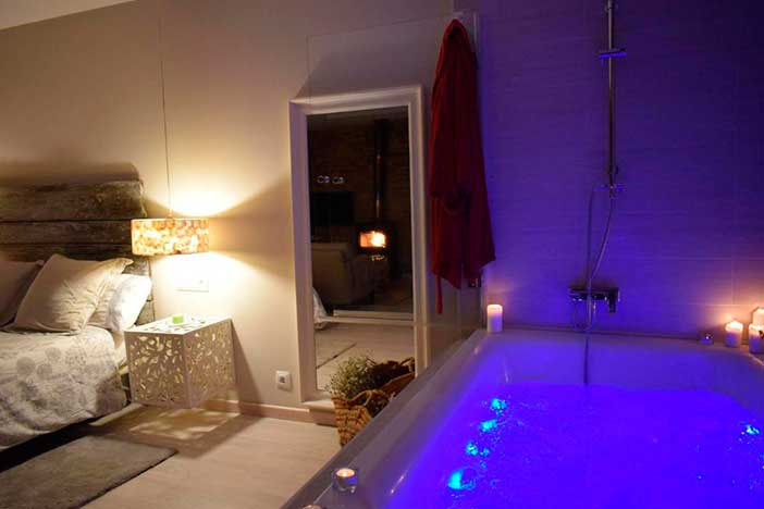 Las Casas de Outeiro tienen dos cabañas en Lugo para parejas con bañera de hidromasaje