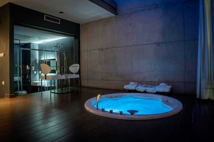 Shhh es un hotel sólo para adultos con jacuzzi en Valencia