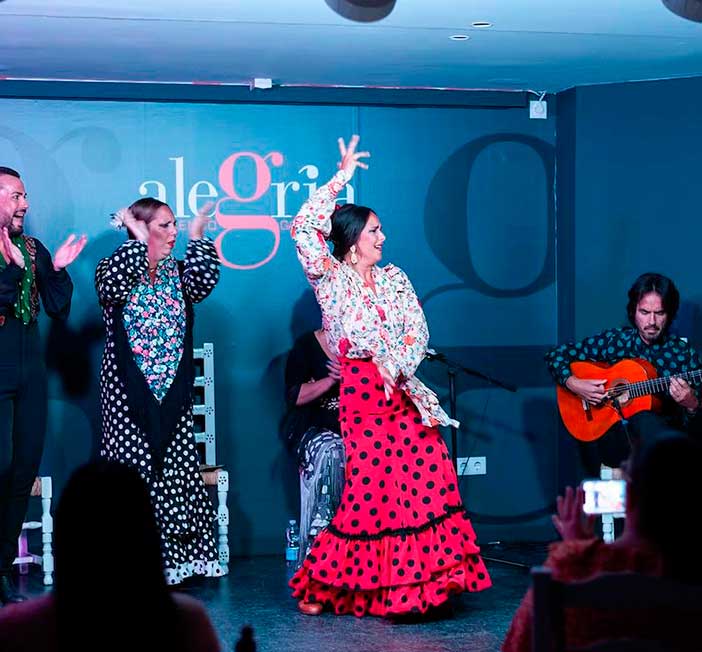 Un espectáculo de flamenco puede ser una de las mejores experiencias en Málaga para parejas