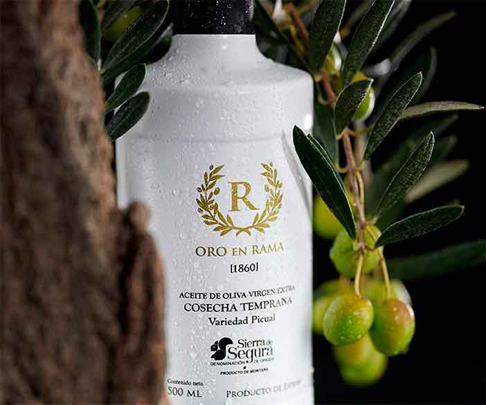 El aceite de oliva virgen extra es un buen regalo para el gusto en una caja de 5 sentidos