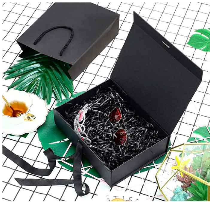 El color negro es ideal para una caja de 5 sentidos para hombres