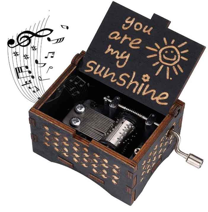 Una caja musical es una idea muy original para incluir en una caja de 5 sentidos