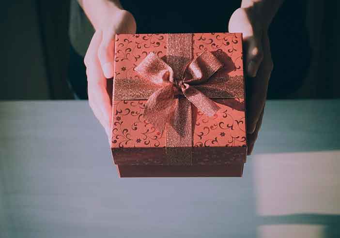 Una caja de 5 sentidos es una versión de regalo de caja sorpresa muy completa y original