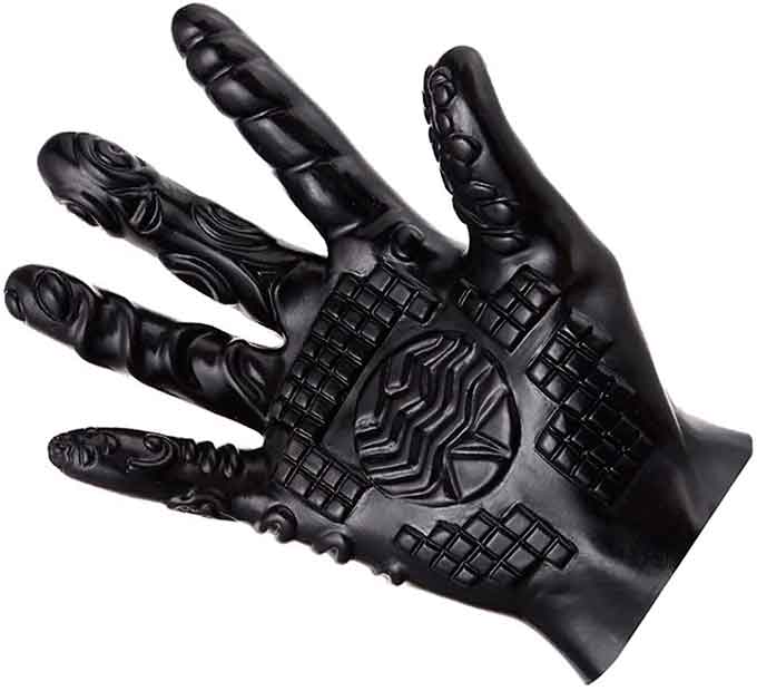 Si buscas regalos originales para un hombre que lo tiene todo piensa en un juguete erótico como unos guantes e masaje