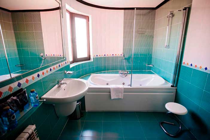 Motel Venus Santiago es un buen hotel sólo para adultos con jacuzzi privado y decoración temática