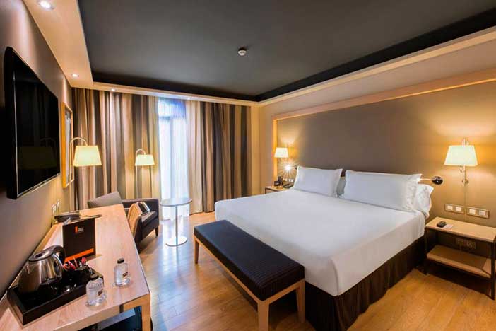 El Jazz hotel es un hotel temático ideal para regalar a un hombre que tiene de todo