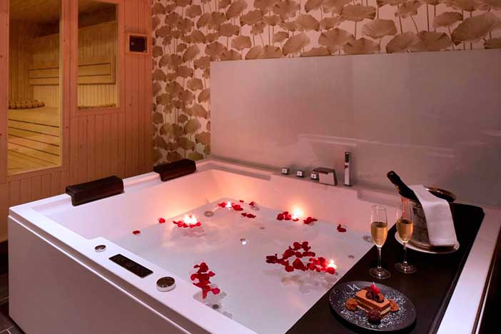 El hotel thalasso Villa Antilla es uno de los mejores hoteles con jacuzzi del País Vasco cerca del mar