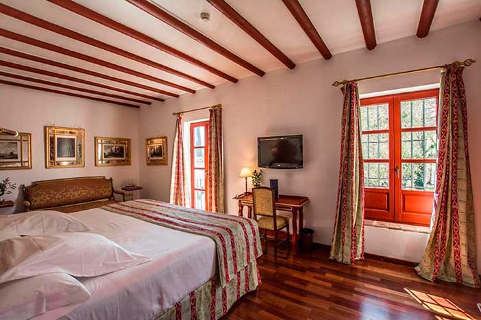 Las casas de la judería de Córdoba es uno de los mejores hoteles para una escapada romántica a Córdoba
