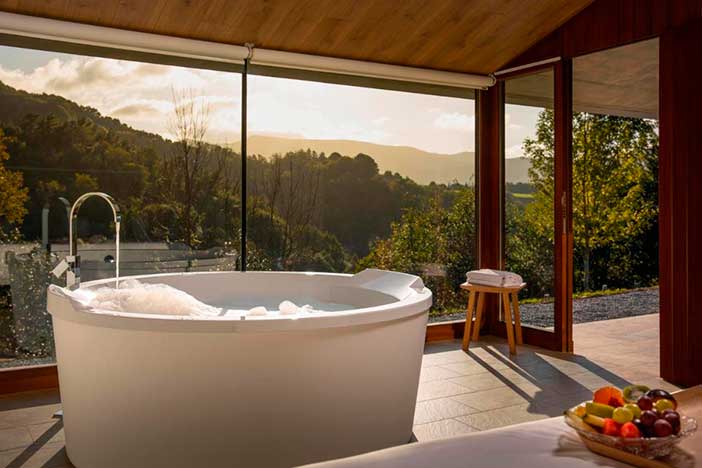 Irrisarri Land tiene estupendas cabañas con jacuzzi en Navarra