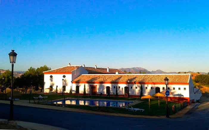 El complejo Pueblo Blanco es un buen camping en la Sierra de Cádiz para conocer los pueblos blancos