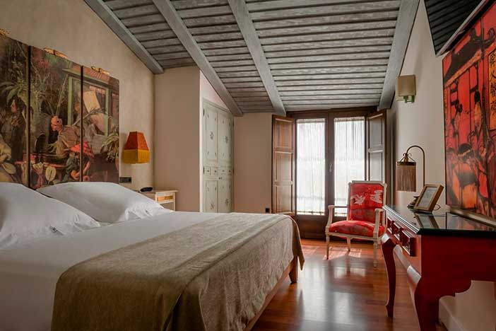 La Casona del arco es uno de los hoteles con jacuzzi en la habitación en Jaén mejor decorados
