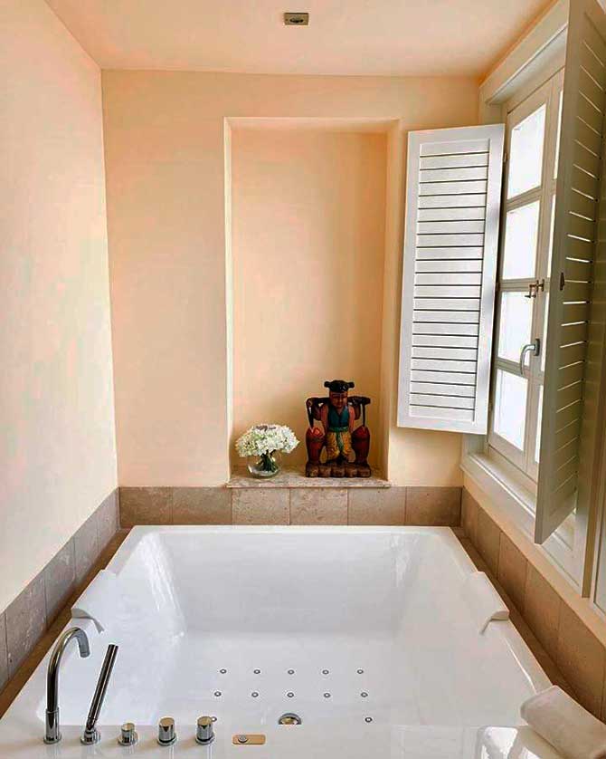 Only Suites Palacio Corredera ofrece habitaciones con jacuzzi privado para parejas en Cádiz