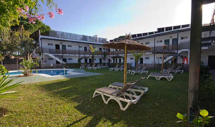 El Campomar Playa es un buen hotel con habitaciones con jacuzzi en Cádiz