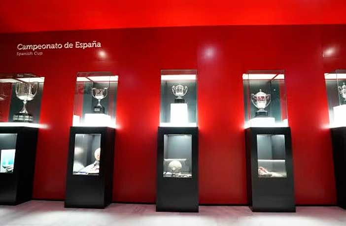 Un recorrido por el Estadio Sánchez Pizjuan es un regalo que hacer a tu pareja en Sevilla si le gusta el fútbol