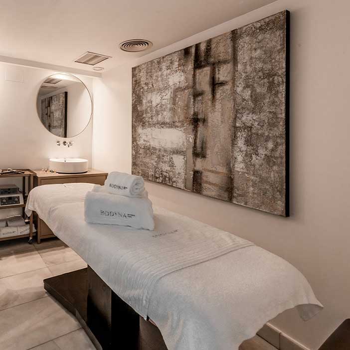 Una sesión de spa con masaje y brunch es uno de los planes de invierno para parejas en Madrid más apetecibles