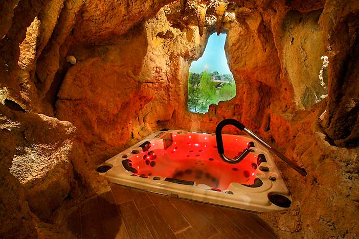 La Posada Los Templarios es uno de los hoteles con spa cerca de Madrid más originales gracias a su spa cueva