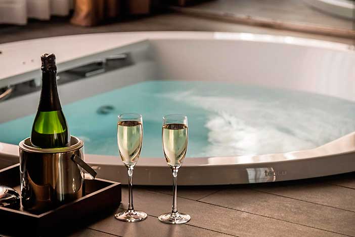 El hotel SB Ciutat Tarragona es uno de los pocos hoteles con jacuzzi en la habitación en Tarragona ciudad