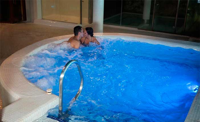 El balneario de La Ermida es uno de los hoteles balnearios de Cantabria con experiencias para parejas más originales