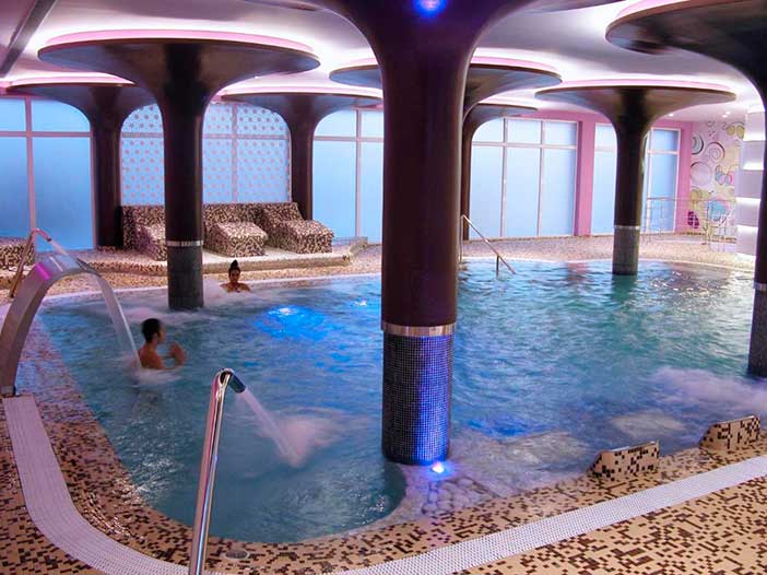 El hotel Beatriz ofrece un spa con jacuzzi en Albacete ciudad