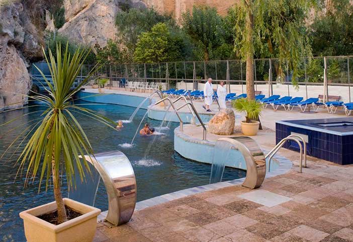 El balneario de La Virgen es uno de los balnearios para parejas cerca de Madrid más populares de Aragón