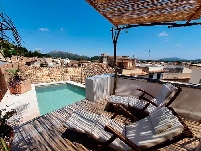 En el hotel Petit Forn es un romántico hotel con habitaciones con piscina privada en Mallorca