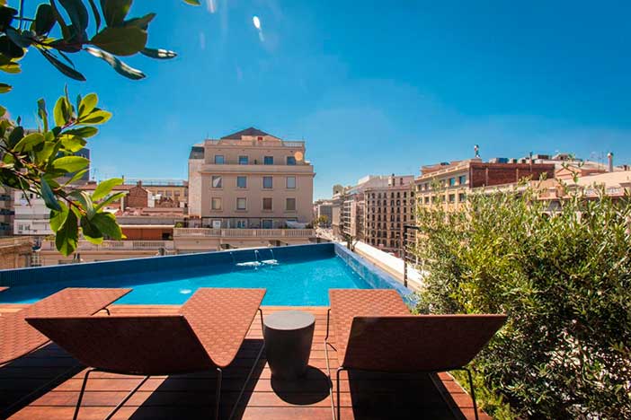 Ocean Drive es uno de los hoteles con habitaciones con piscina de Barcelona más modernos