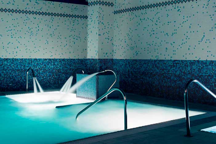 El Mercure Jardines de Albia es un hotel en Bilbao con spa y otras comodidades