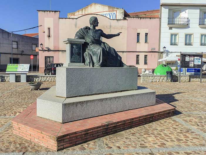 El nombre de Medellín deriva del de Quintus Caecilius Metellus Pius, cónsul romano que fundó el asentamiento sobre el que se desarrolló la Medellín de Badajoz
