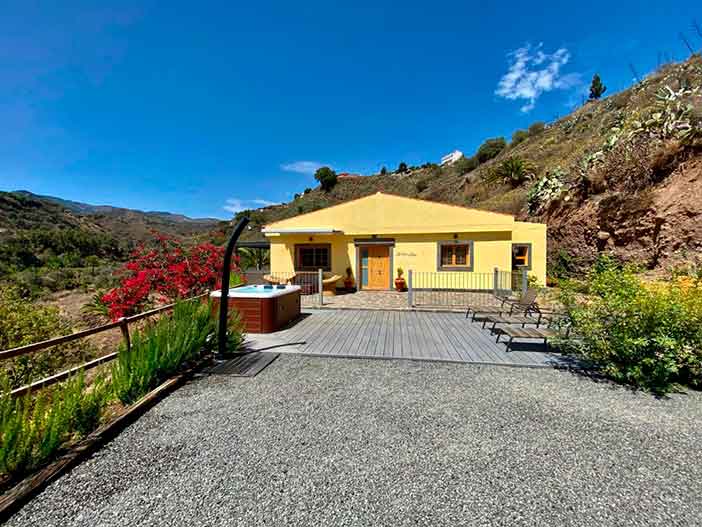 La Cara Luna es una de las mejores casas rurales con jacuzzi para parejas en Gran Canaria