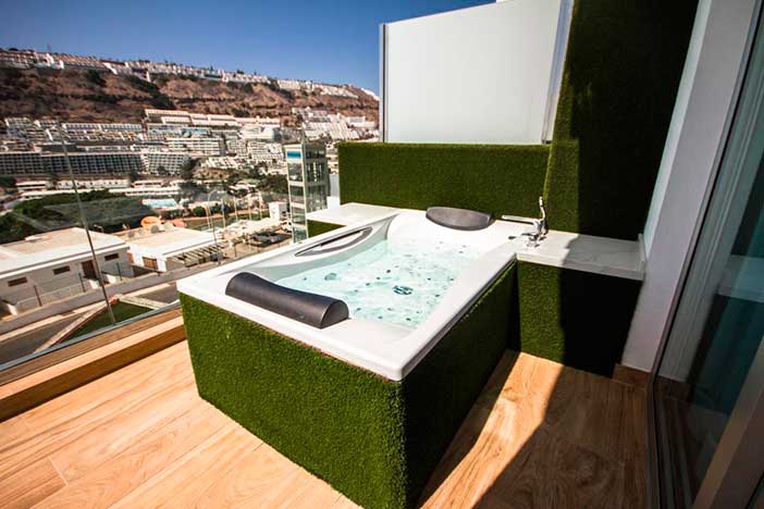 IG Nachosol es un hotel adults only que ofrece habitaciones con jacuzzi en Gran Canaria
