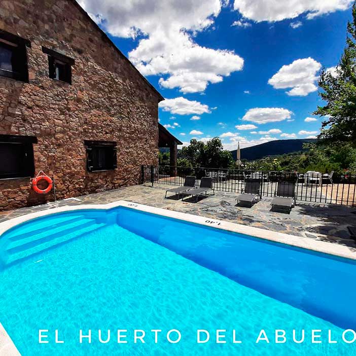 El huerto del abuelo es un hotel rural con encanto y piscina cerca de Madrid situado en Guadalara