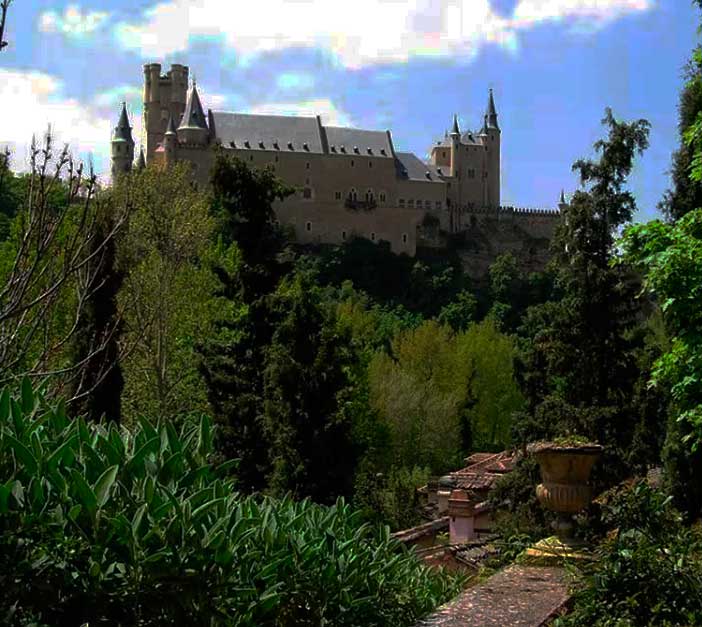 Pasear por El Romeral de San Marcos es una de las cosas que hacer en Segovia en pareja más románticas