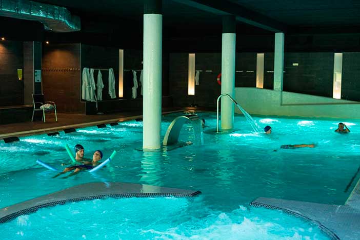 El Hotel Real Balneario Carlos III es un balneario cerca de Madrid en La Alcarria de Guadalajara
