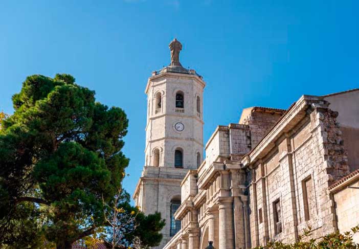 Subir a la torre de la Catedral de Valladolid es un plan muy original